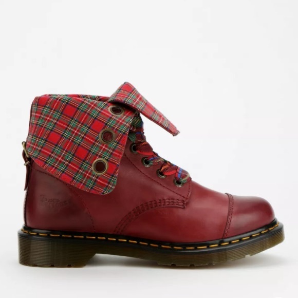 Dr. Martens Aimelie Aimilita Triumph Plaid Fold-Over 9-Eye Boot Red Leather 9 - Picture 6 of 13